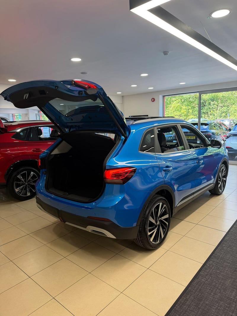 MG MG ZS Photo at-2e0a4129a92648dda7f1f87e80affb1a.jpg