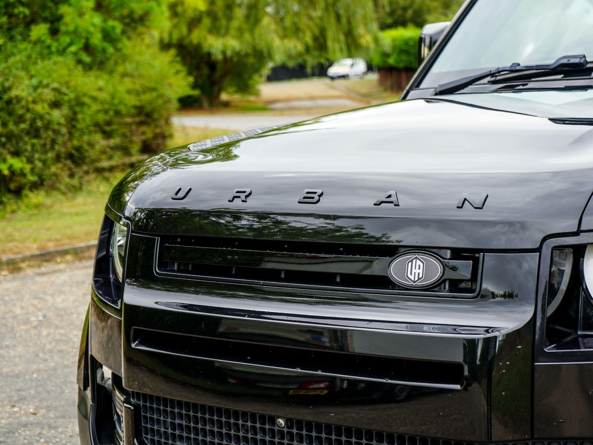 Land Rover Defender 90 3.0 D250 MHEV Hard Top SUV Auto 4WD SWB Euro 6 (s/s) 3dr — photo 9