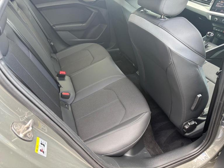 Used Audi A1 WO23MPE 11