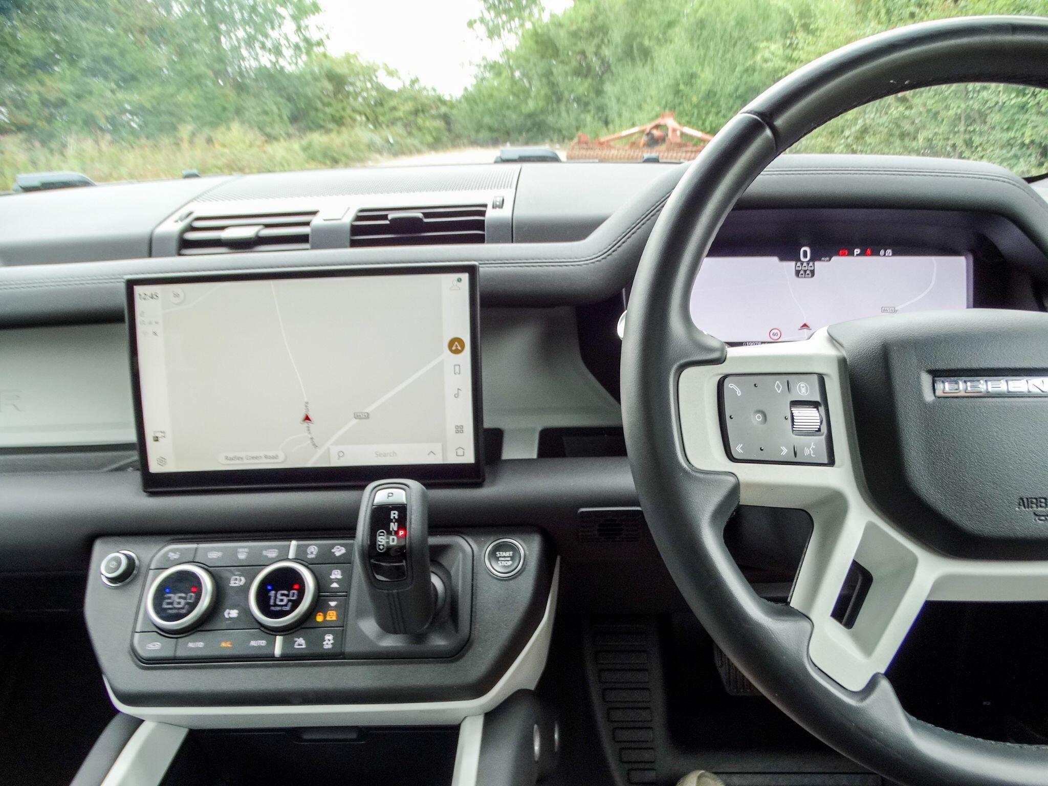 Land Rover Defender 110 3.0 D350 MHEV X-Dynamic SE Auto 4WD Euro 6 (s/s) 5dr — photo 8