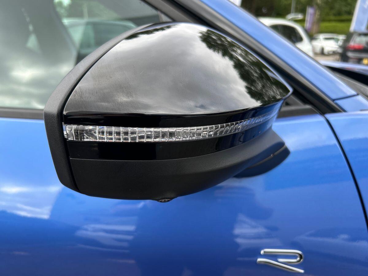 Volkswagen T-roc Photo at-2e6e2c874cc040c3b976307379b07a00.jpg