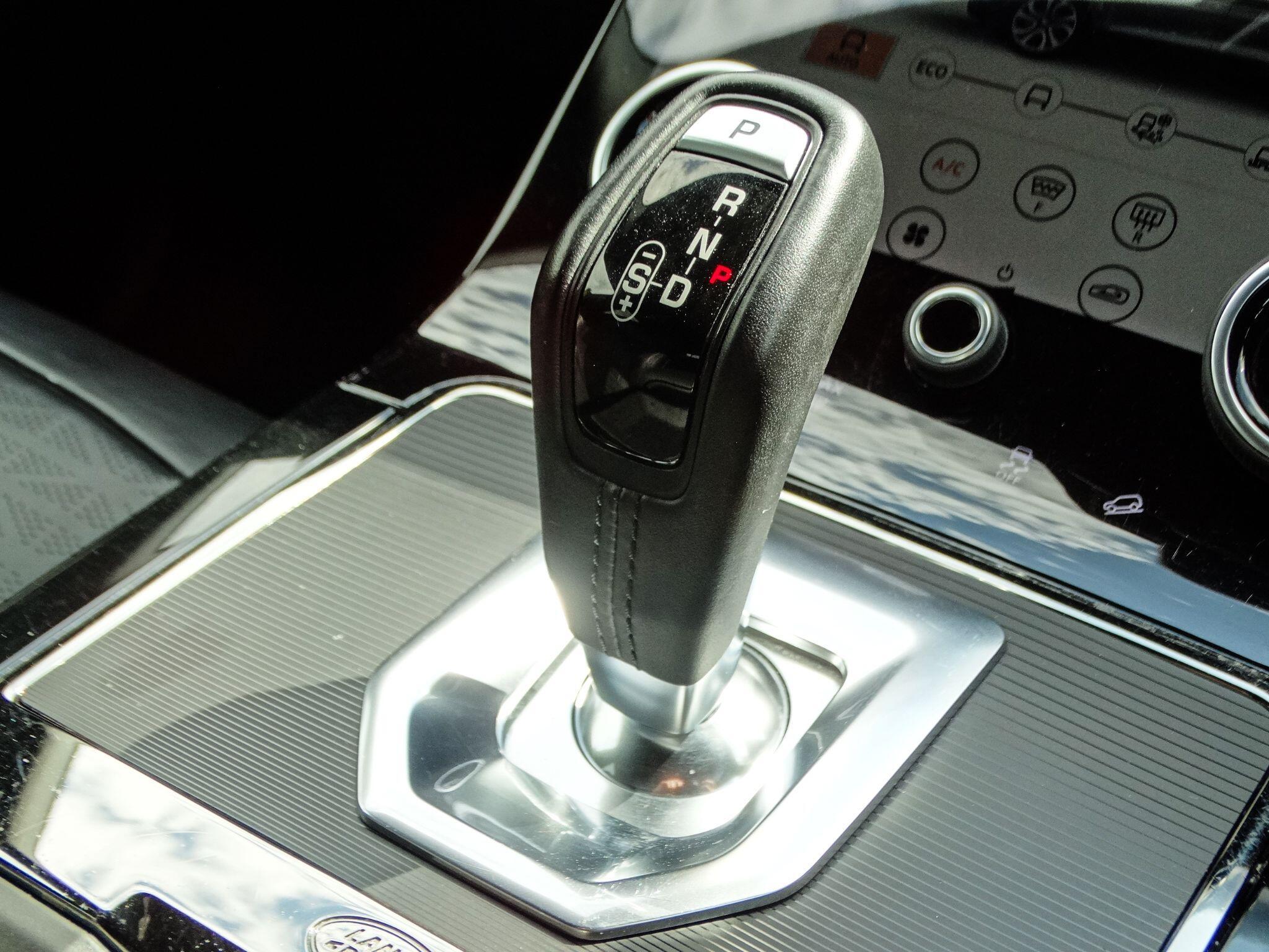 Land Rover Range Rover Evoque 2.0 P250 MHEV R-Dynamic HSE Auto 4WD Euro 6 (s/s) 5dr — photo 29