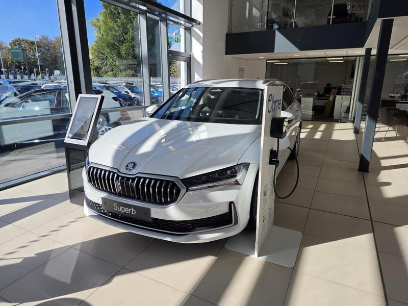 Skoda Superb Photo at-2eb3982ca5754ac69dfba1fc5a8a80c6.jpg