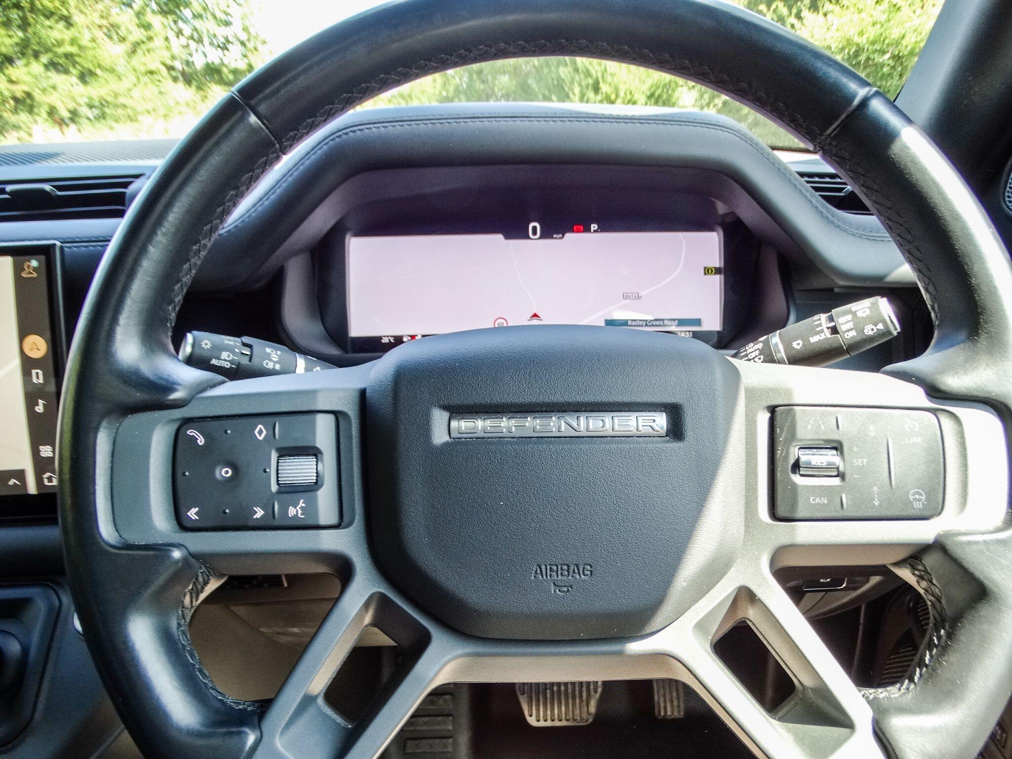 Land Rover Defender 110 3.0 D300 MHEV X-Dynamic HSE Auto 4WD Euro 6 (s/s) 5dr — photo 7