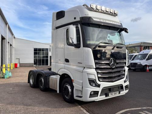 Mercedes-Benz Actros L Photo at-2efade515855480794151ef611195677.jpg