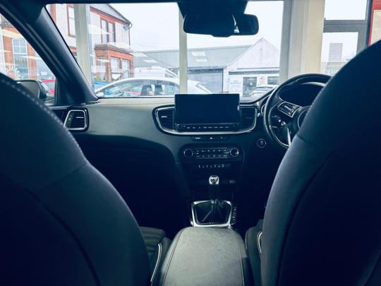 Kia Ceed Photo at-2efe09febb184de488227d0dc47d55f8.jpg