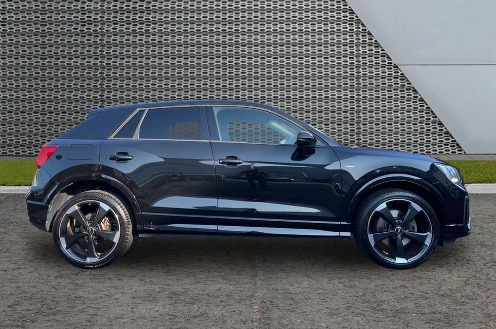 Audi Q2 Photo at-2f1d96f85da14d4080299e0428344e8d.jpg