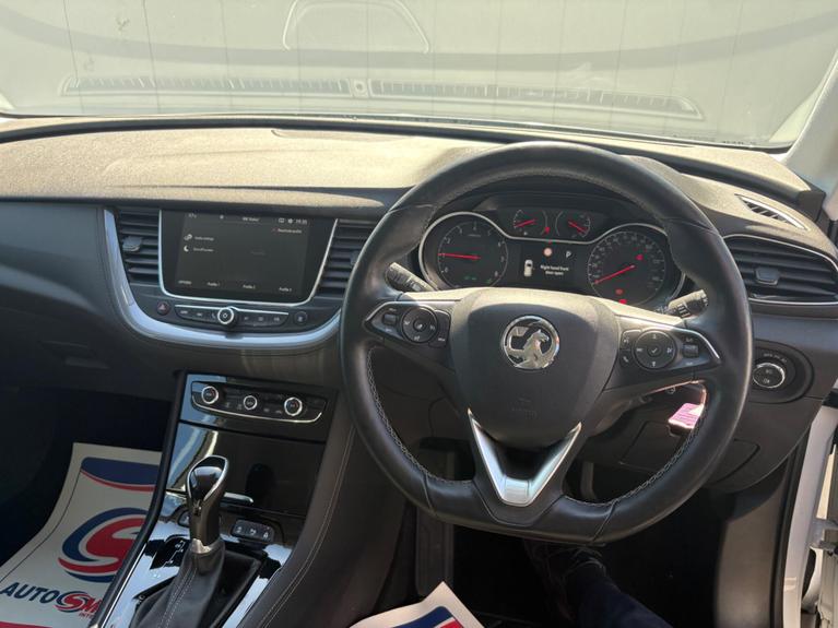Used Vauxhall Grandland X VU70WBN 12