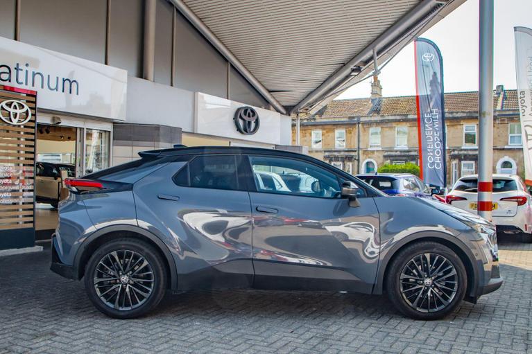 Used Toyota C-HR WM75DKX 5