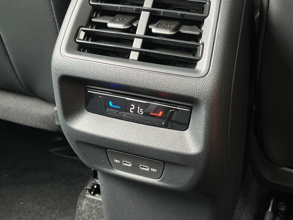 Volkswagen Tiguan Photo at-2f789bab79524c20b4c539a09bd6b130.jpg