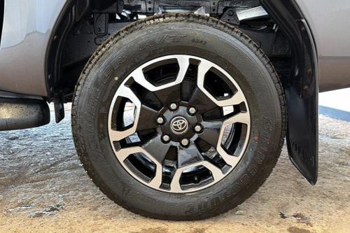 Toyota HILUX Photo at-2f8c9969f64b4937ad5b9809849ef89e.jpg