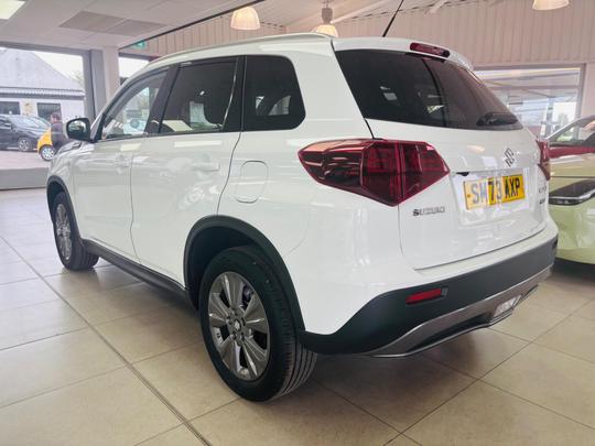 Suzuki Vitara Photo at-2f950e37862247adb232a9a2342e0198.jpg