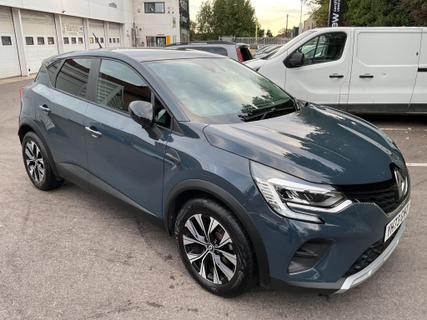 Used 2023 Renault Captur 1.6 E-TECH evolution Auto Euro 6 (s/s) 5dr at Martins Group