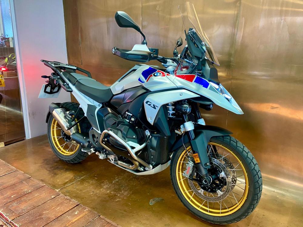 BMW R 1300 GS Photo at-30009260c490492fba63389b685bd5eb.jpg