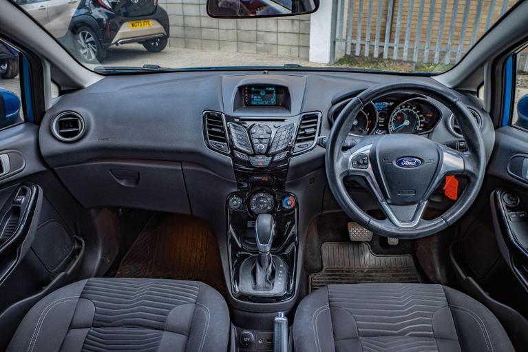 Used Ford Fiesta YH15UEJ 11