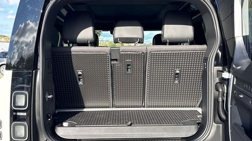Land Rover Defender Photo at-302022044a2b4ed29c68bde3bd03c9f7.jpg