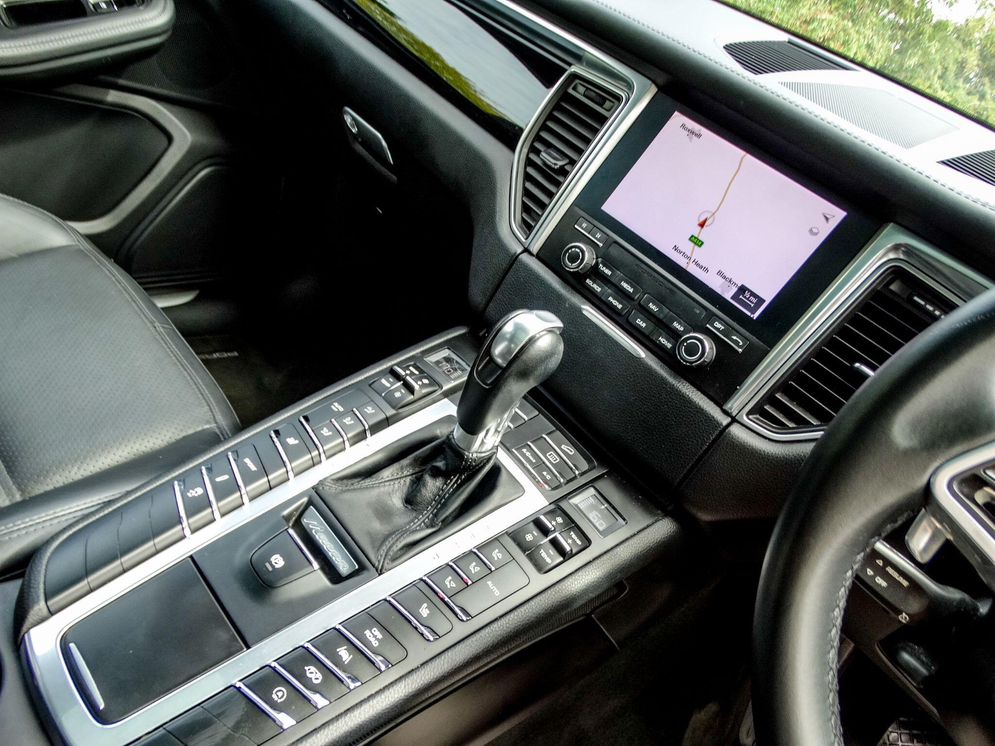 Porsche Macan 3.0T V6 GTS PDK 4WD Euro 6 (s/s) 5dr — photo 6