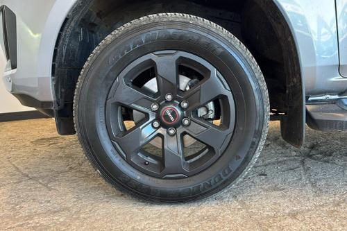 Isuzu D-MAX Photo at-30402dc15d154b86aa780f327715146a.jpg
