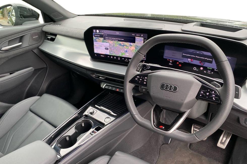 Audi Q3 Photo at-3045ebb745e7437ebc7619cdfe639cfc.jpg