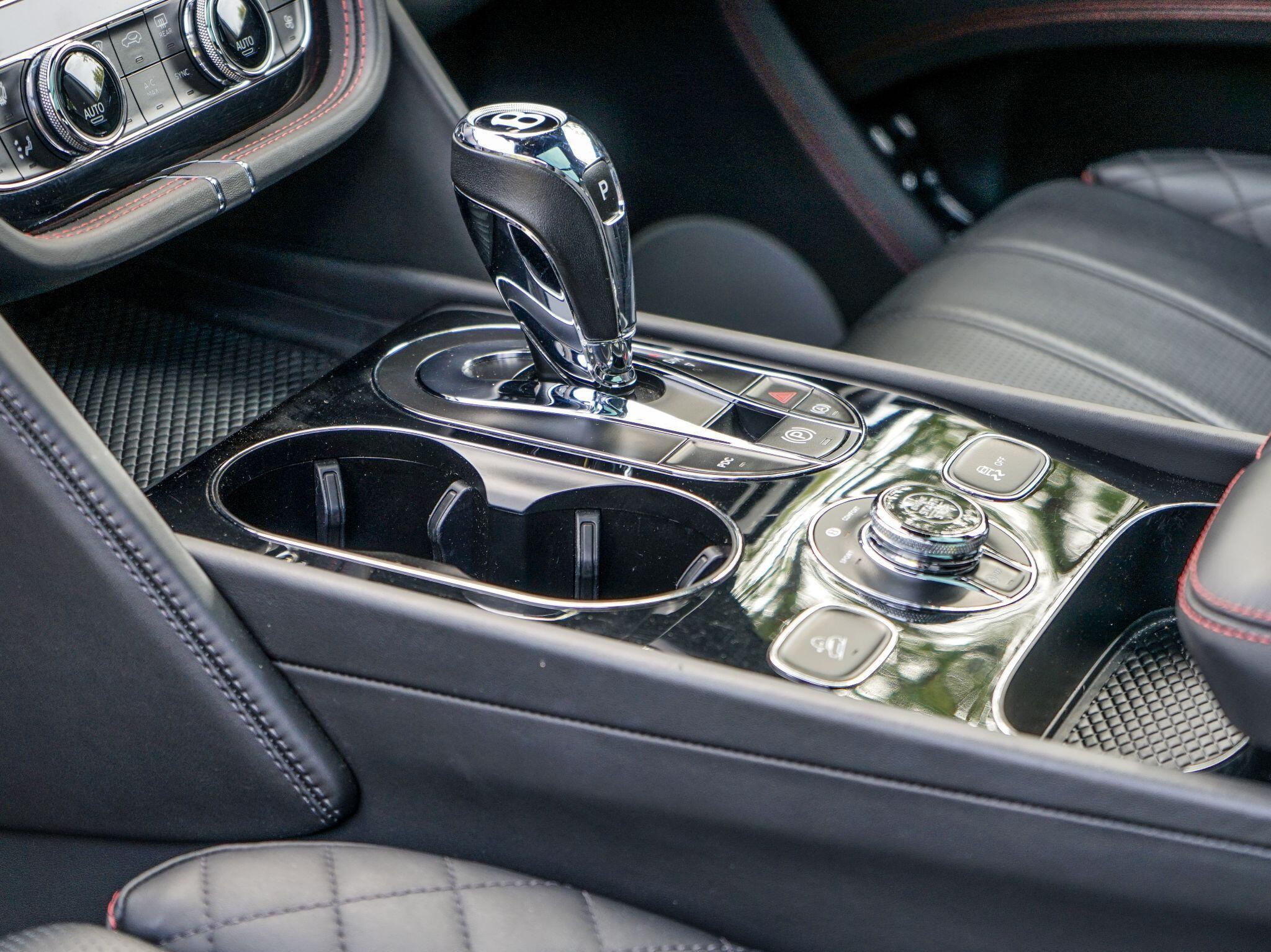 Bentley Bentayga 4.0 V8 Auto 4WD Euro 6 (s/s) 5dr — photo 22