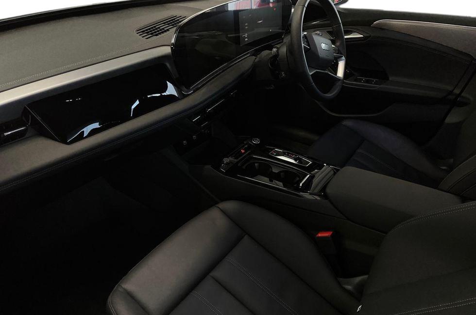 Audi A6 Photo at-30e52f8d6d1c48d0b039dfcde6711bee.jpg