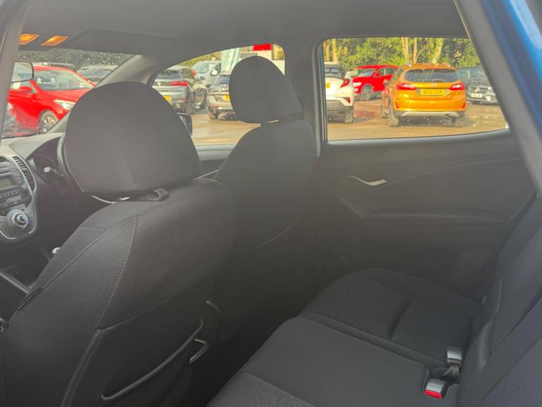 Used Hyundai ix20 VX65UWA 11