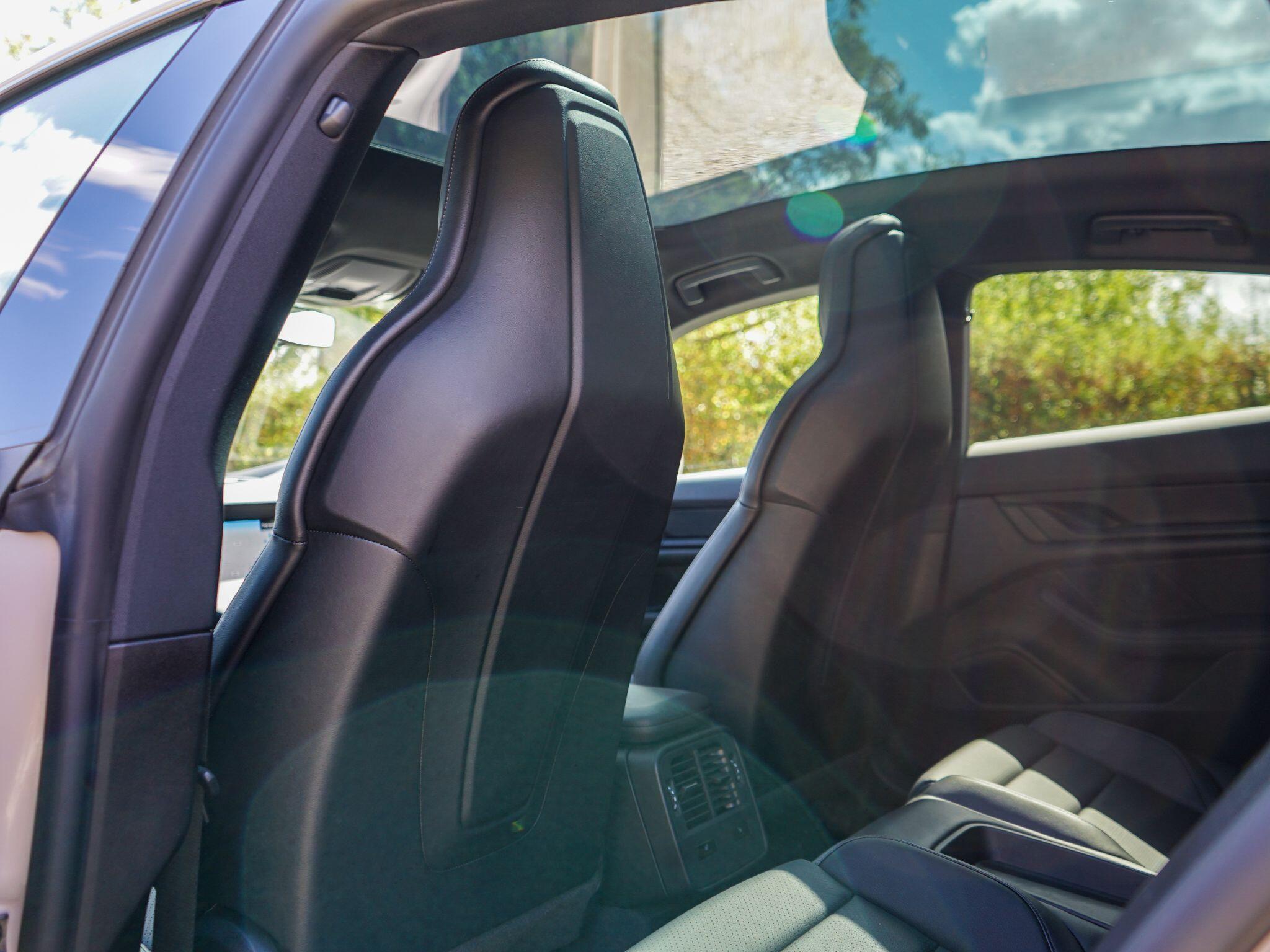 Porsche Taycan Performance 79.2kWh Auto RWD 4dr (11kW Charger) — photo 17