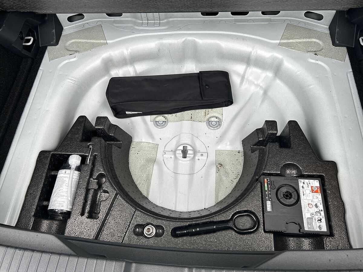 Volkswagen T-Roc Photo at-31946e6883ea4d049efecef82b7b0cfa.jpg