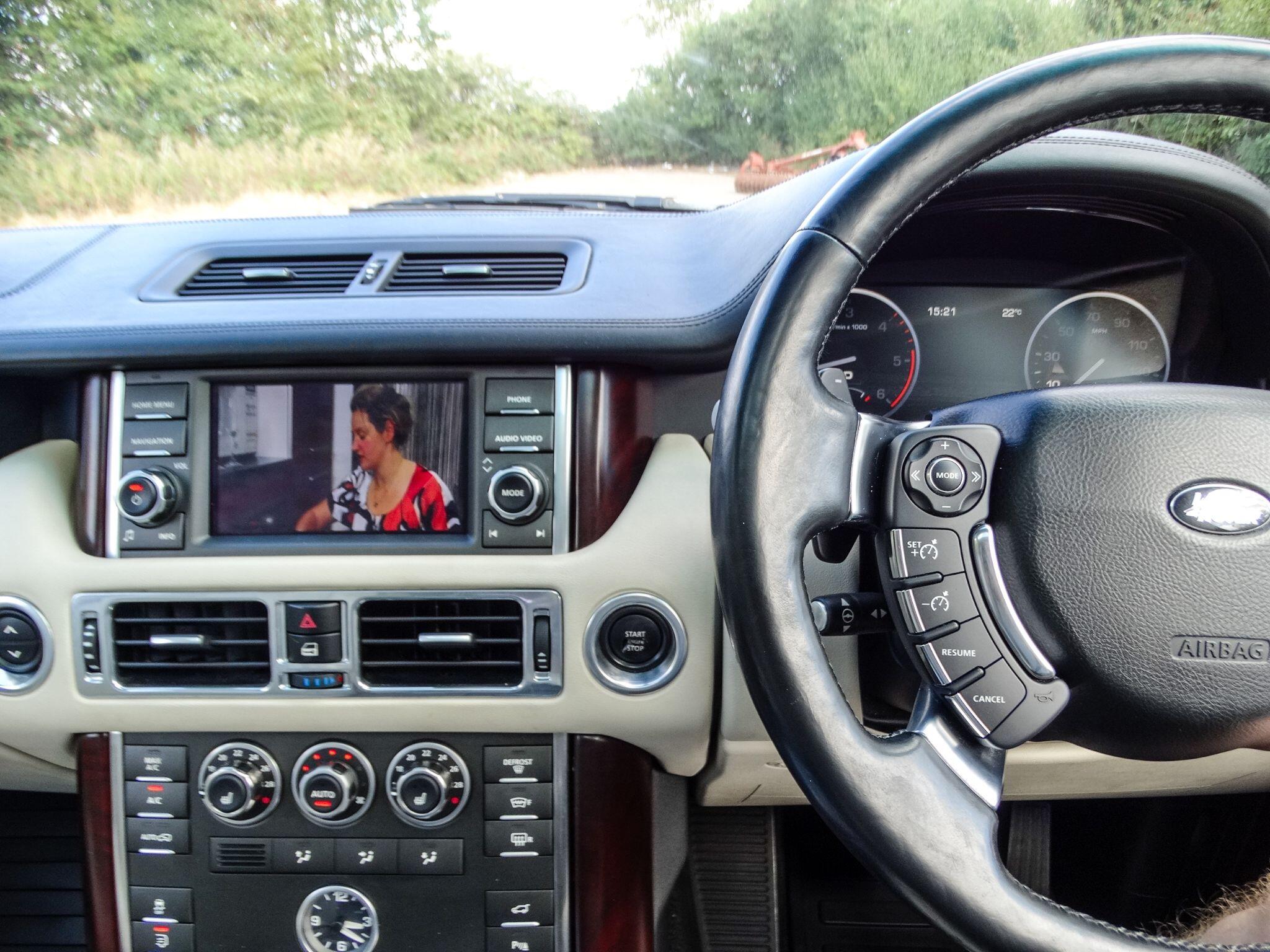 Land Rover Range Rover 4.4 TD V8 Vogue Auto 4WD Euro 5 5dr — photo 7