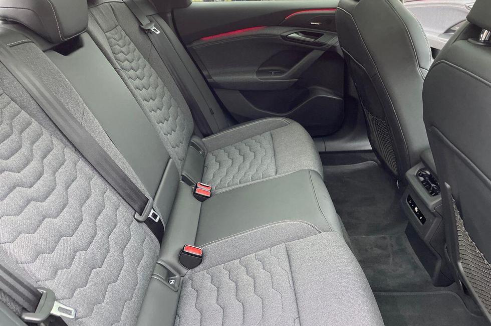 Audi A6 Photo at-3223b5a09c3442a4a379917cfb6cd802.jpg