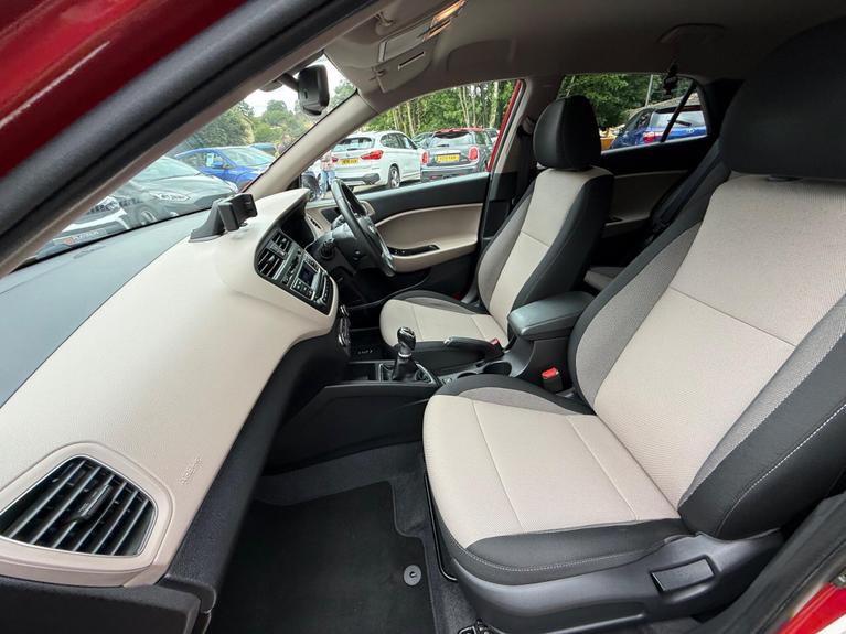Used Hyundai i20 RO16YCB 25