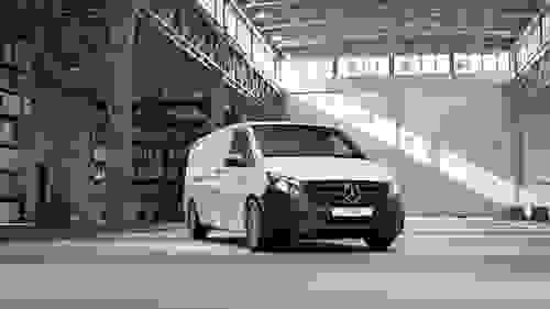 Mercedes-Benz Vito Photo at-3243f91bd06644f989d24b955e221ff4.jpg