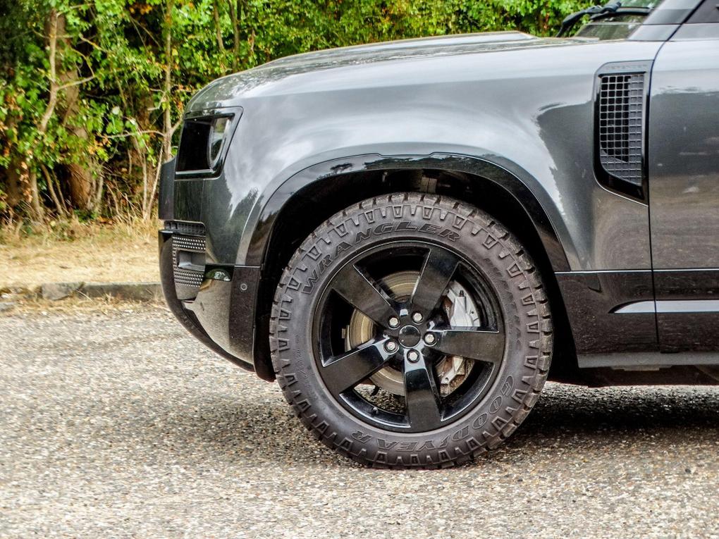 Used Land Rover Defender 110 AD22HPU 5