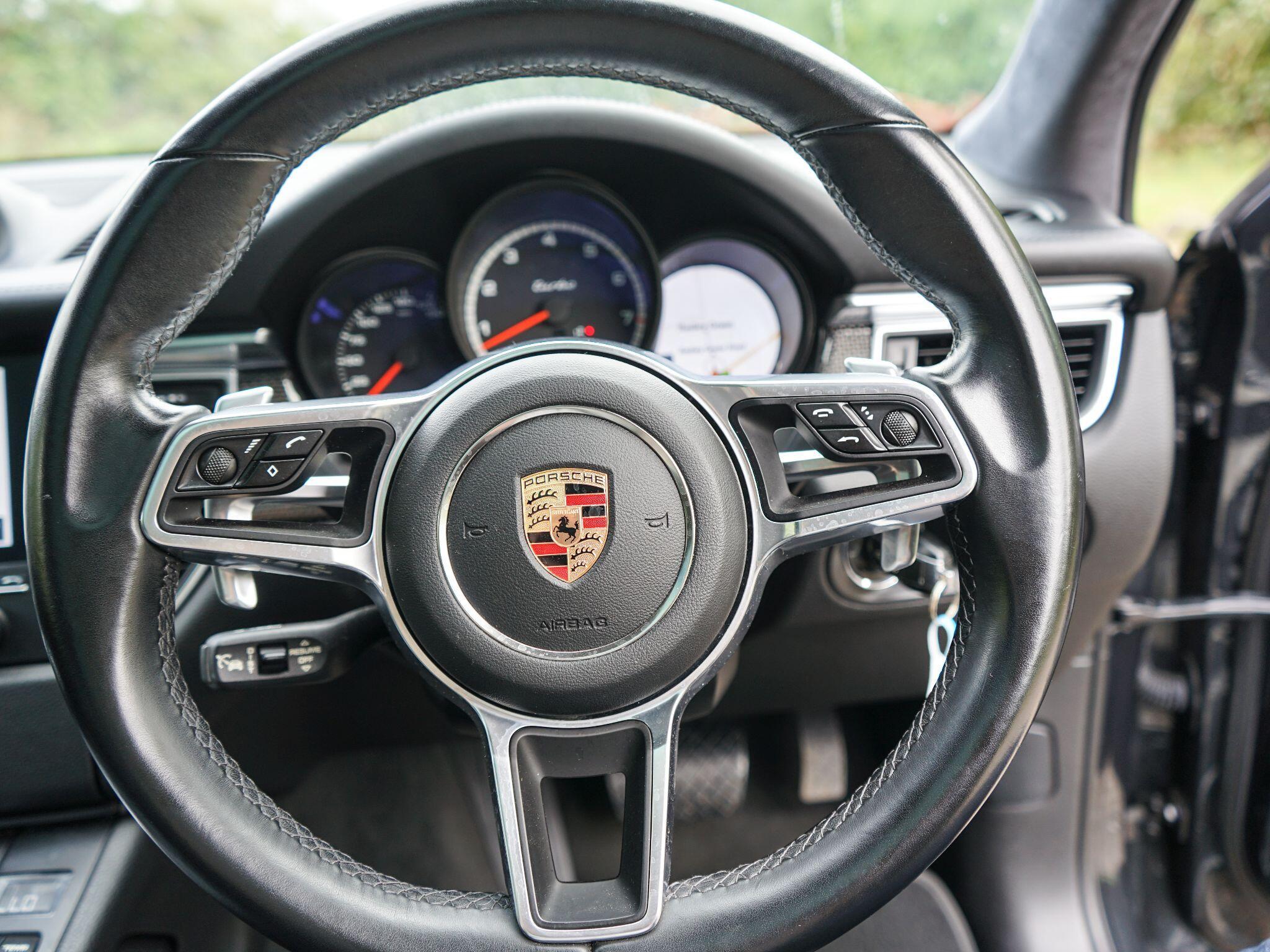 Porsche Macan 3.6T V6 Turbo Performance PDK 4WD Euro 6 (s/s) 5dr — photo 7