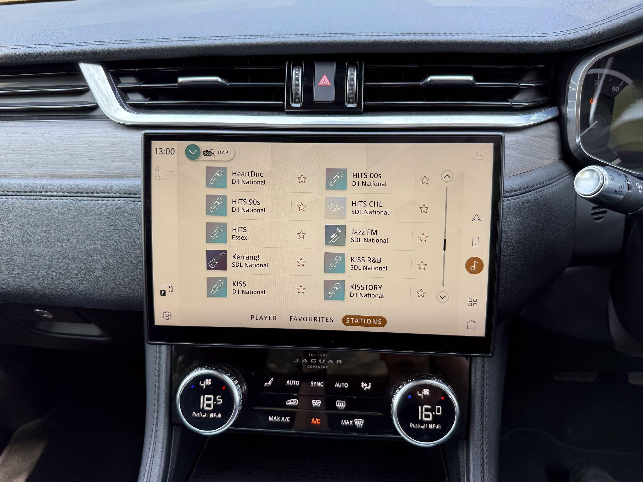 Jaguar F-PACE 2.0 D200 MHEV S Auto AWD Euro 6 (s/s) 5dr — photo 17