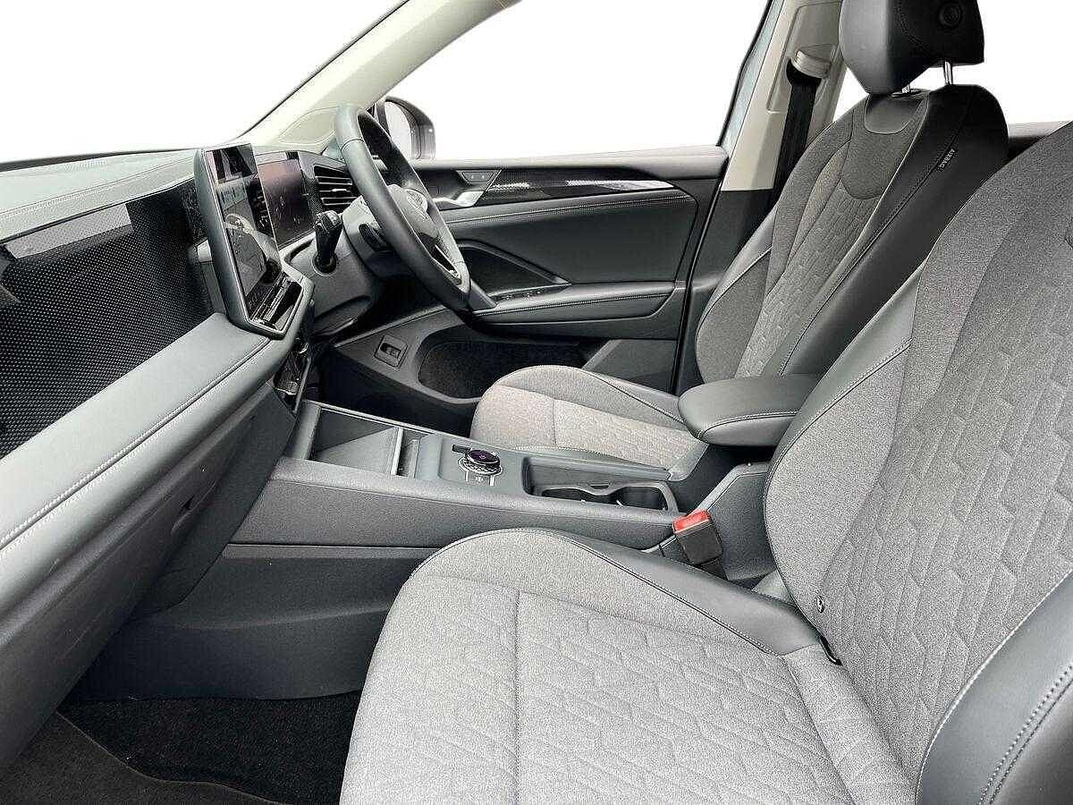 Volkswagen Tiguan Photo at-32c5fe713f5448b0b52f11aafe7cef2a.jpg