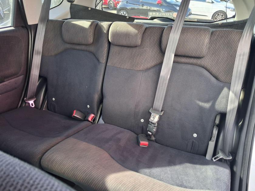 Honda Jazz Photo at-32d7b0e67cab45a7b56e877355051bad.jpg