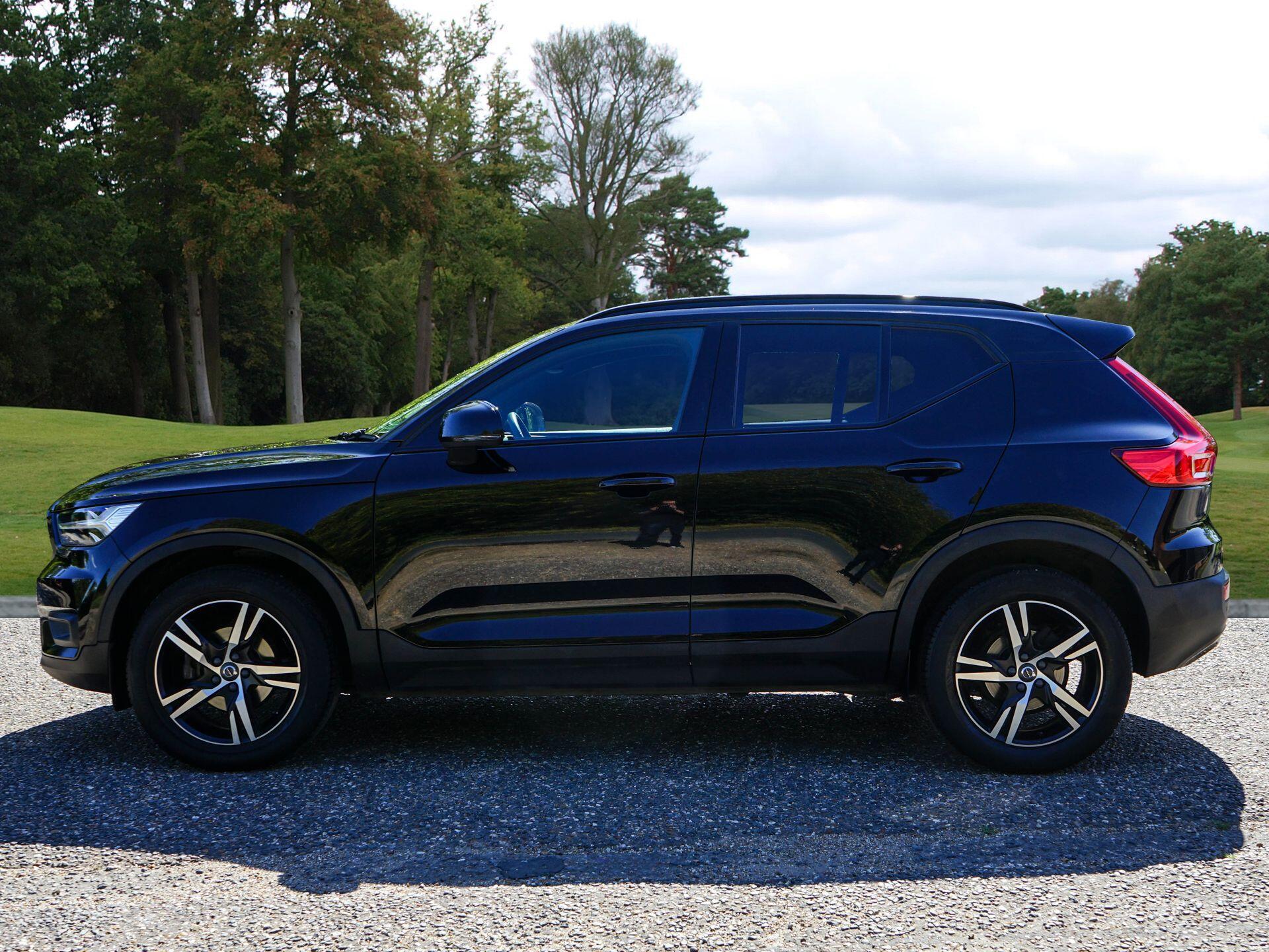 Volvo XC40 1.5 T3 R-Design Euro 6 (s/s) 5dr — photo 2