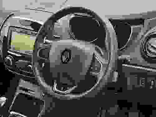 Renault Captur Photo at-32f1cee5958e4e48a198208ad70b59a5.jpg