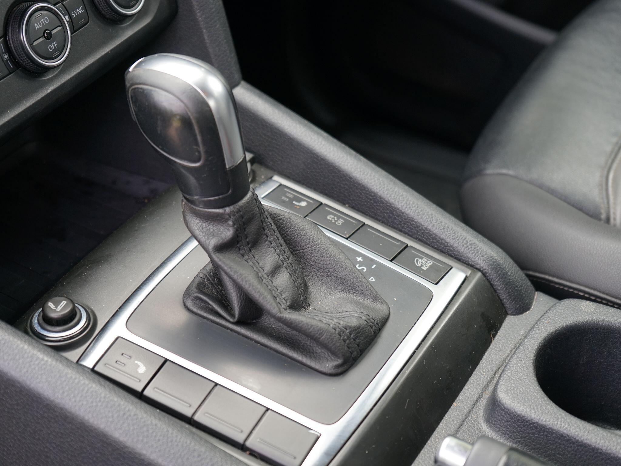 Volkswagen Amarok 3.0 TDI V6 Highline Auto 4Motion Euro 6 (s/s) 4dr — photo 20