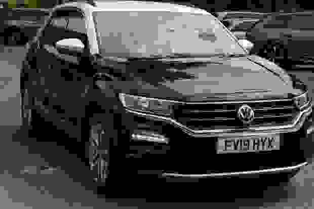 Volkswagen T-Roc Photo at-331b3351ef974cc5923fa8adb7494e12.jpg