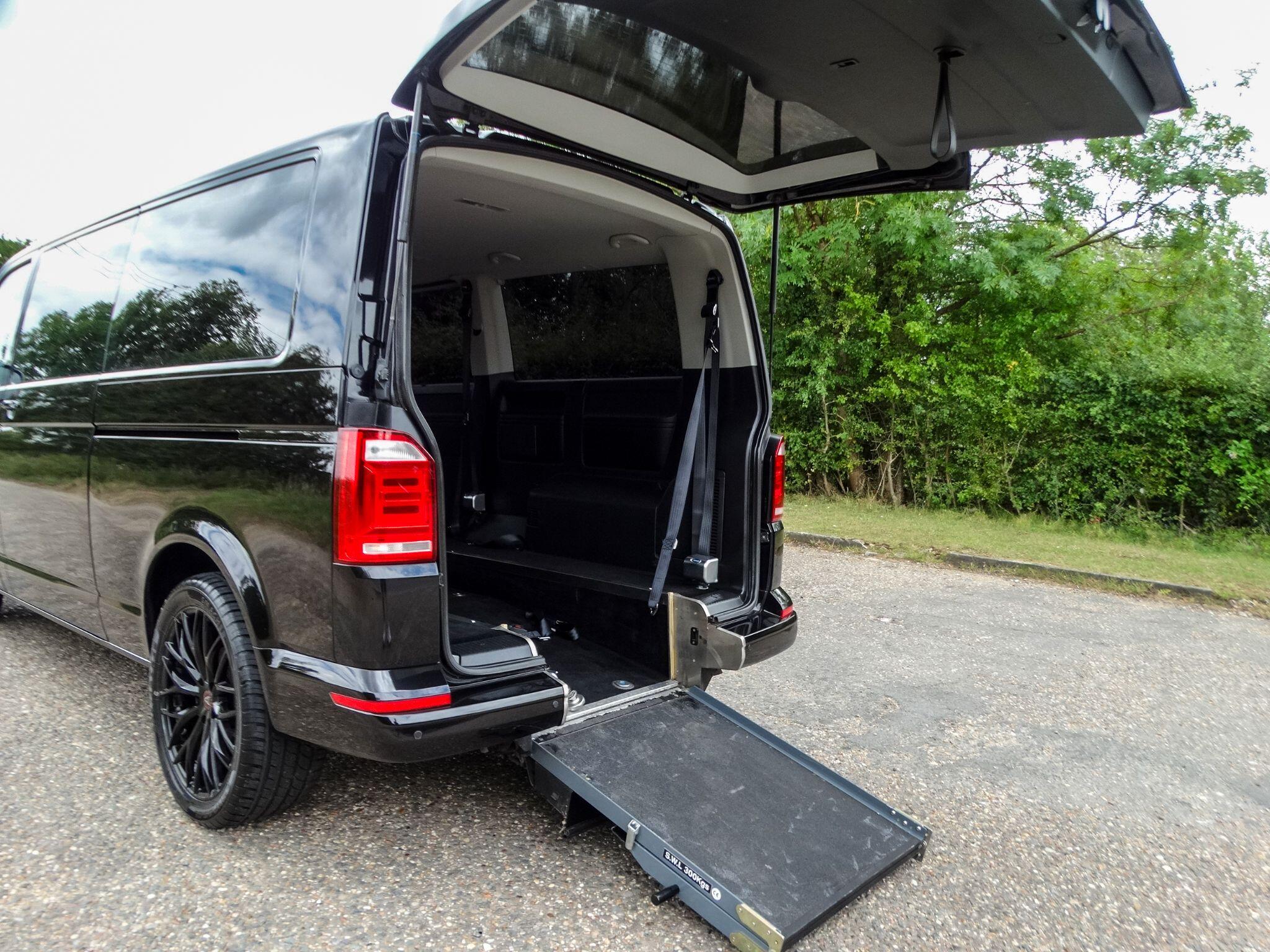 Volkswagen Transporter Shuttle 2.0 TDI BlueMotion Tech SE FWD LWB Euro 6 (s/s) 5dr — photo 16