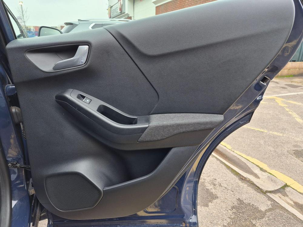 Ford Puma Photo at-335dd0da758241a6a56623b6ebaec9eb.jpg
