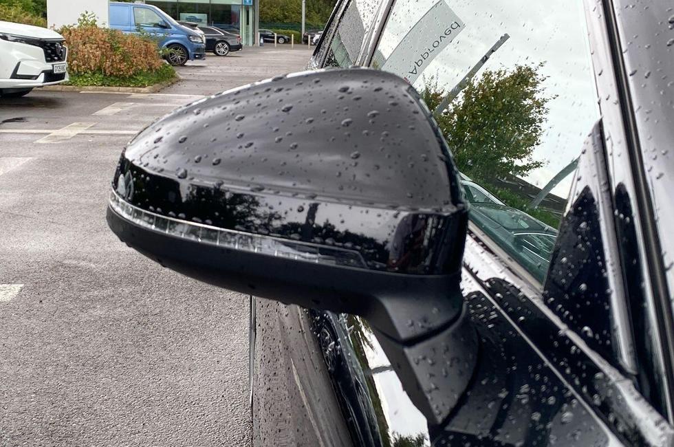 Audi A4 Photo at-336e4b9f22af48e6b46f12f2b42e0376.jpg