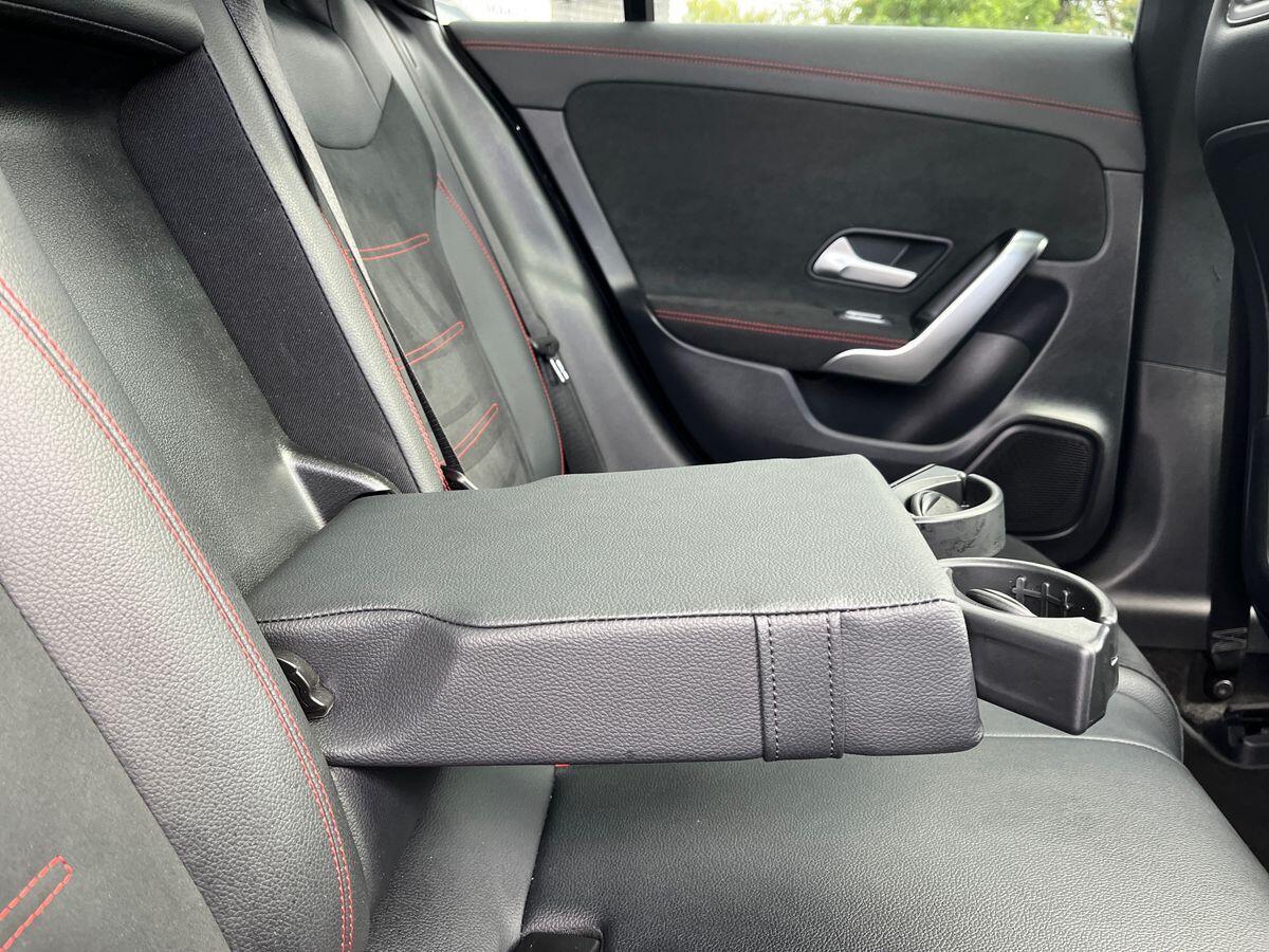 Mercedes-Benz CLA Photo 32