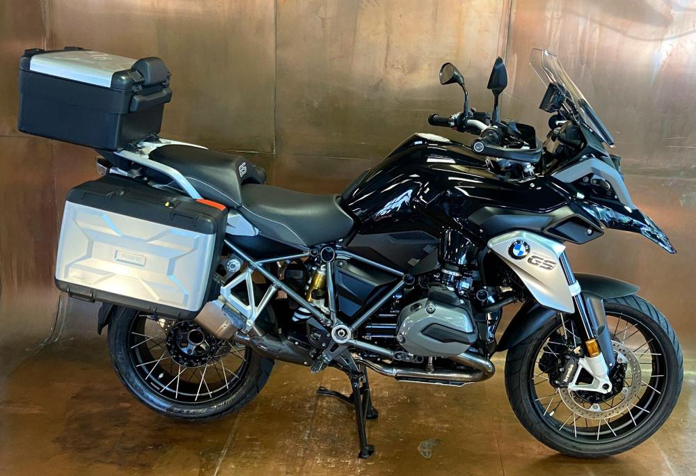 BMW R 1200 GS Photo at-338a458513424e84b753f2ad851c401d.jpg