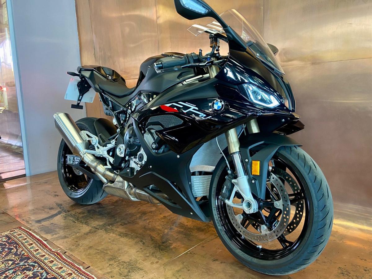 s1000rr 2023 black