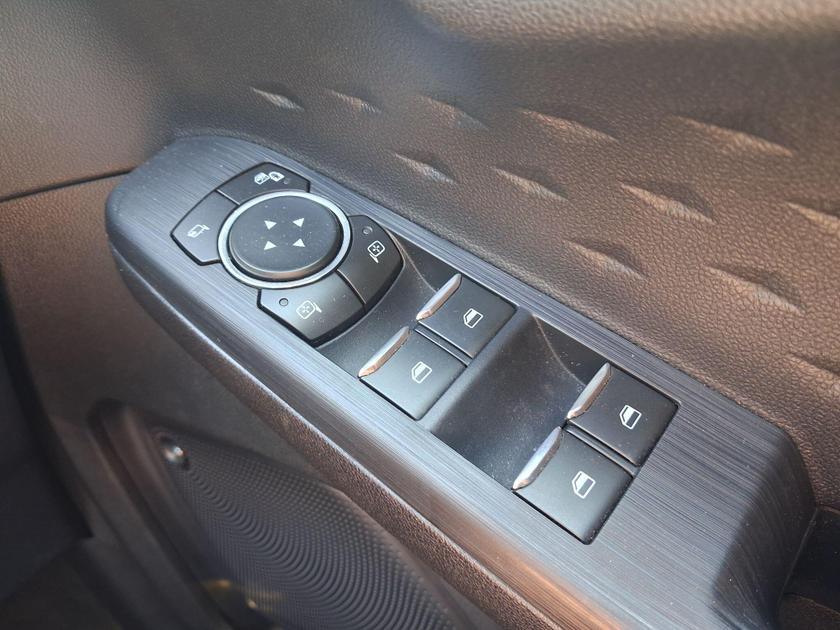 Ford Kuga Photo at-344188cef2654e0dac54e58f93de01e1.jpg