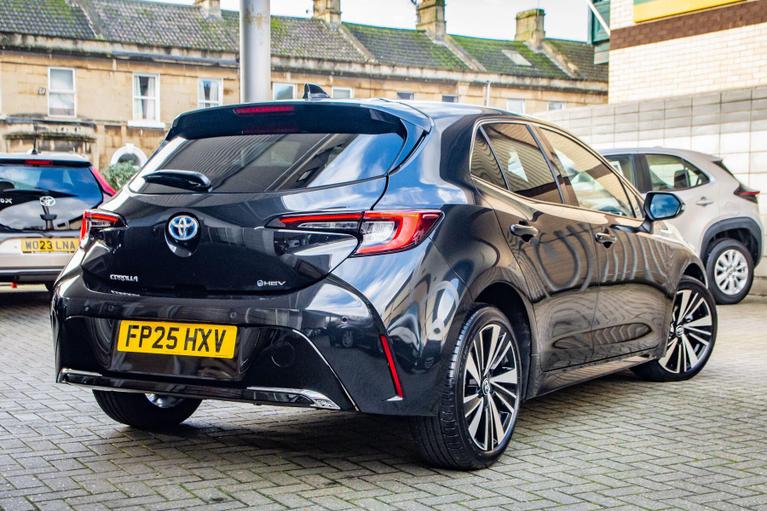 Used Toyota Corolla FP25HXV 2