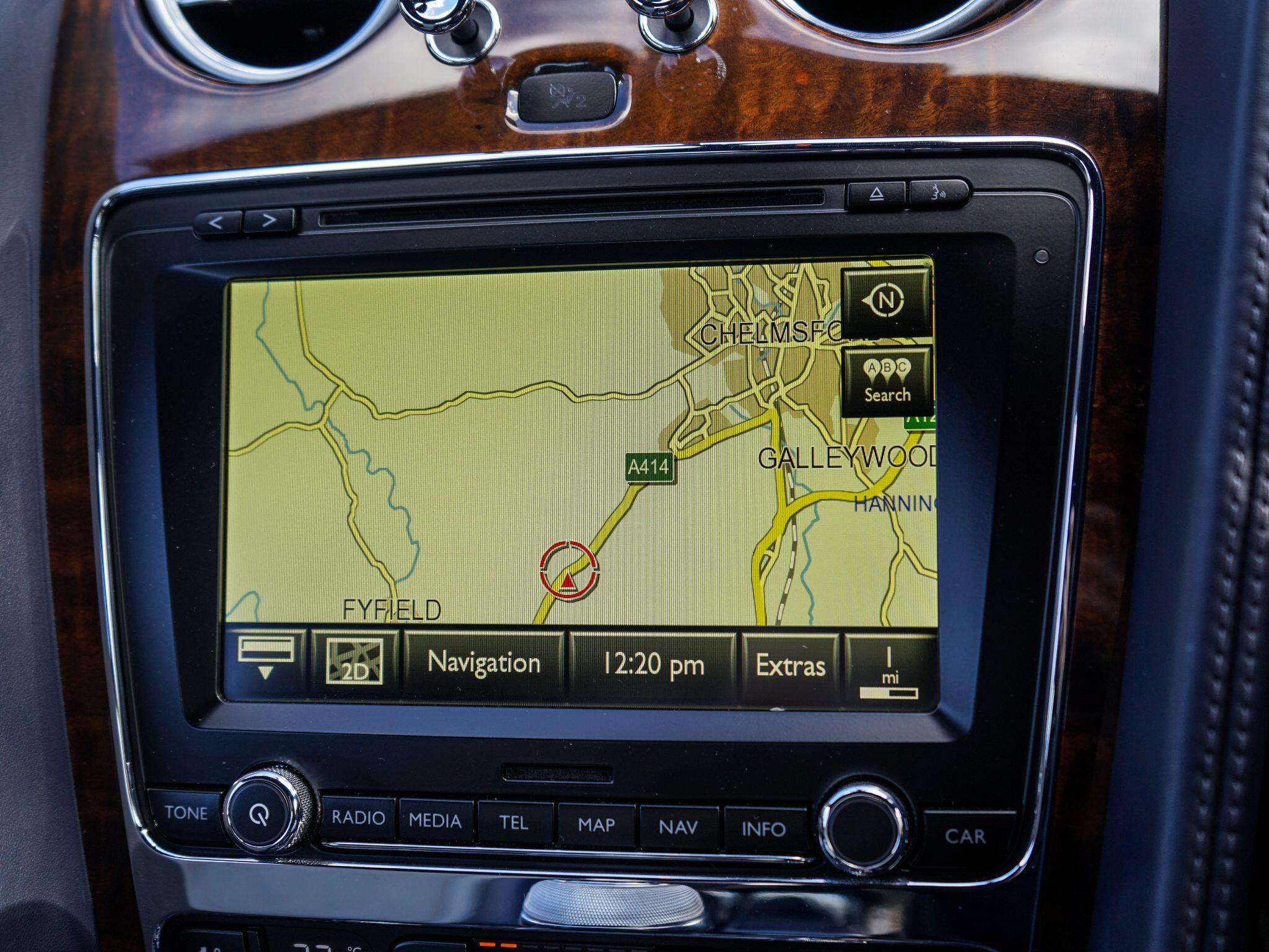 Bentley Continental 4.0 V8 GTC Convertible 2dr Petrol Auto 4WD Euro 6 (507 ps) — photo 27